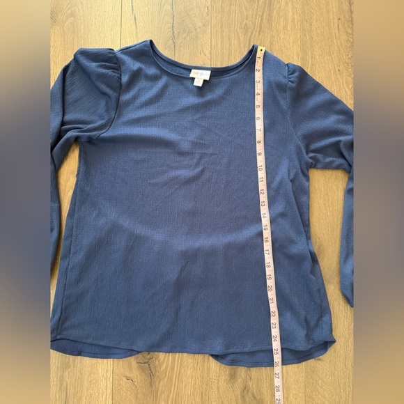 LuLaRoe Vivian Button Back Long Sleeve dark Blue Top Size Medium - Picture 6 of 8